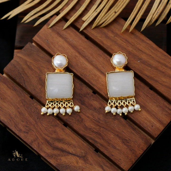 Lezza Square Glossy Pearl Earring