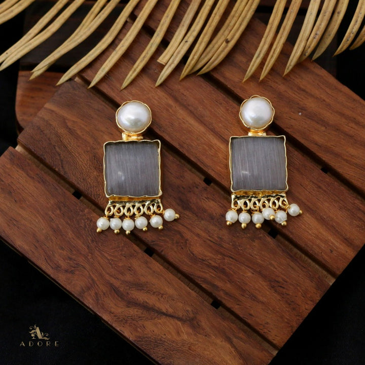 Lezza Square Glossy Pearl Earring
