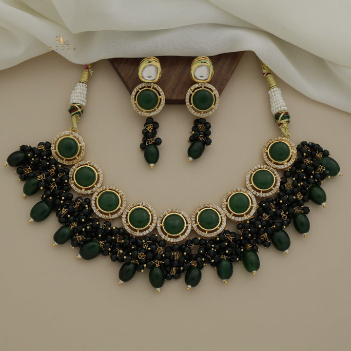 Sakshi  Kundan Neckpiece With Earring