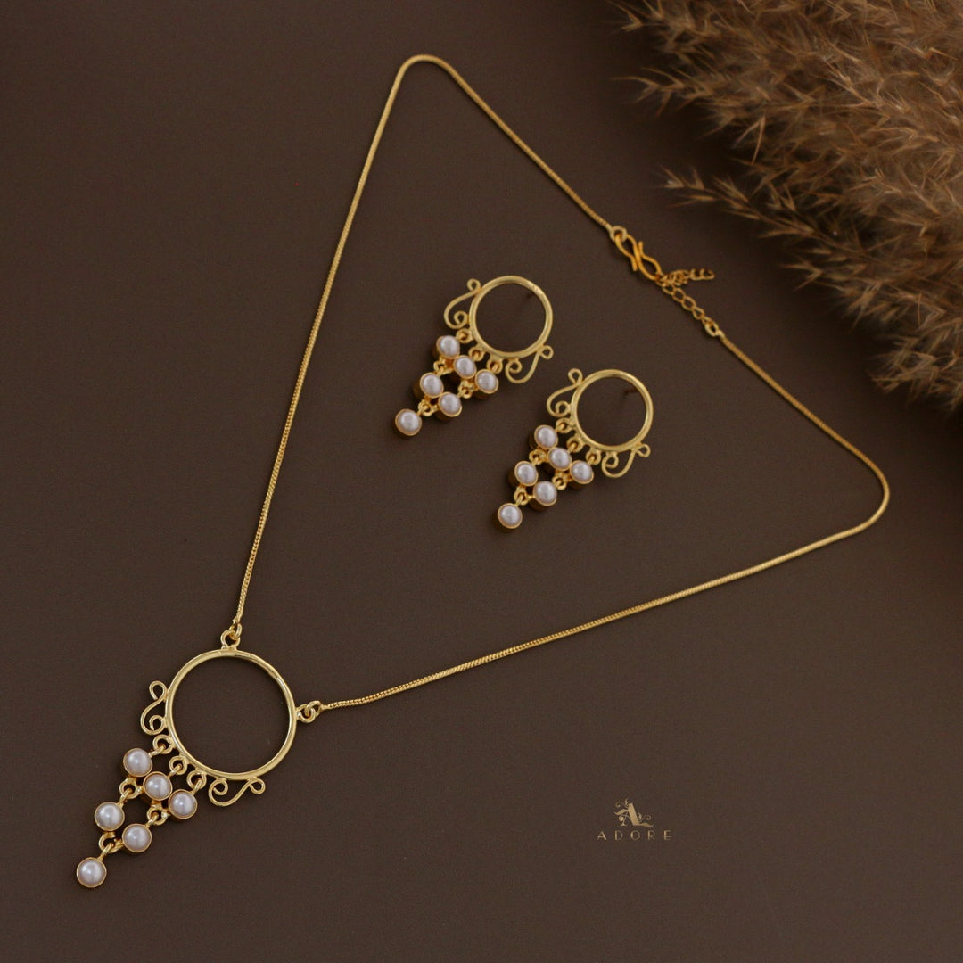 Nithaksha Circle 6 Pearl Neckpiece With Earring