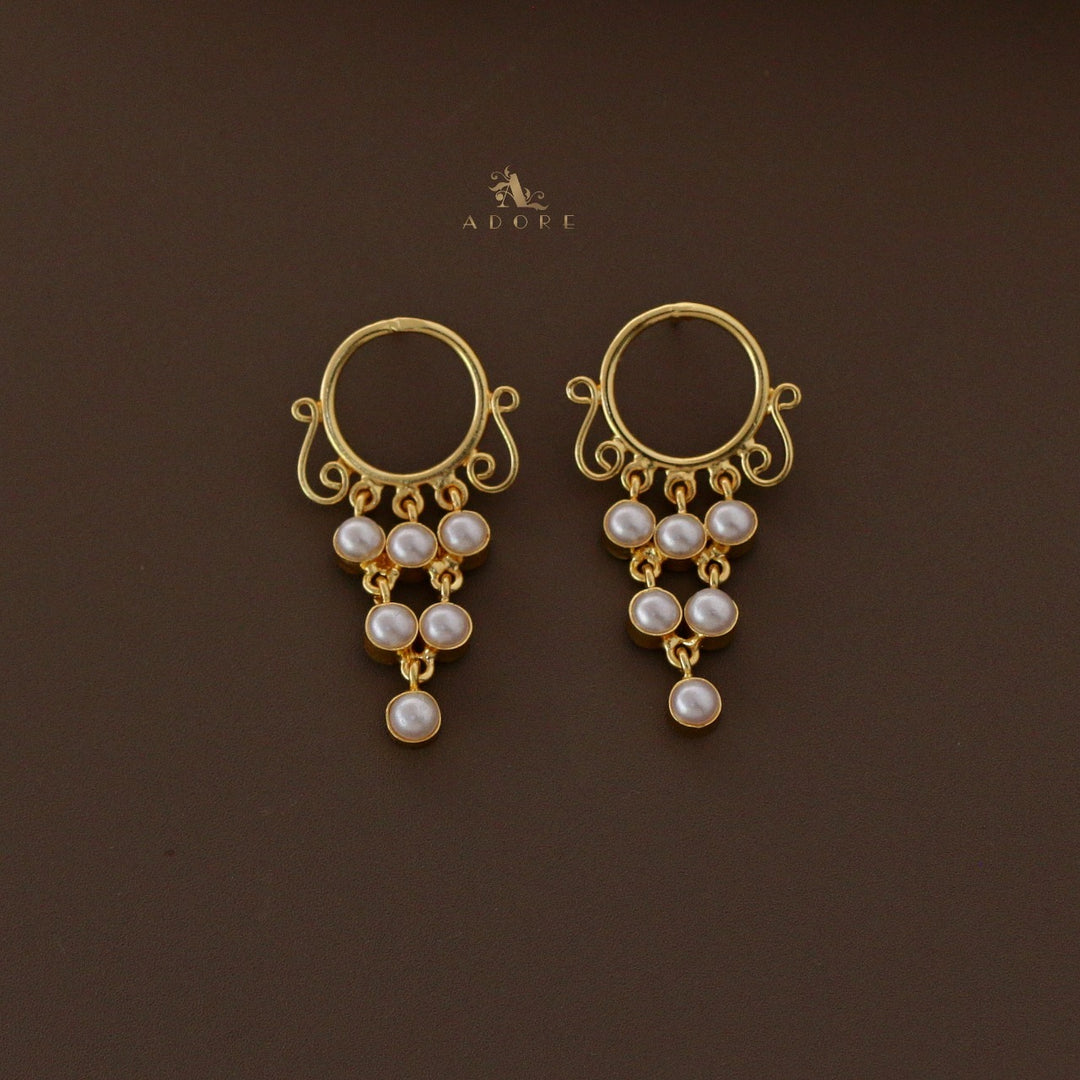 Nithaksha Circle 6 Pearl Neckpiece With Earring