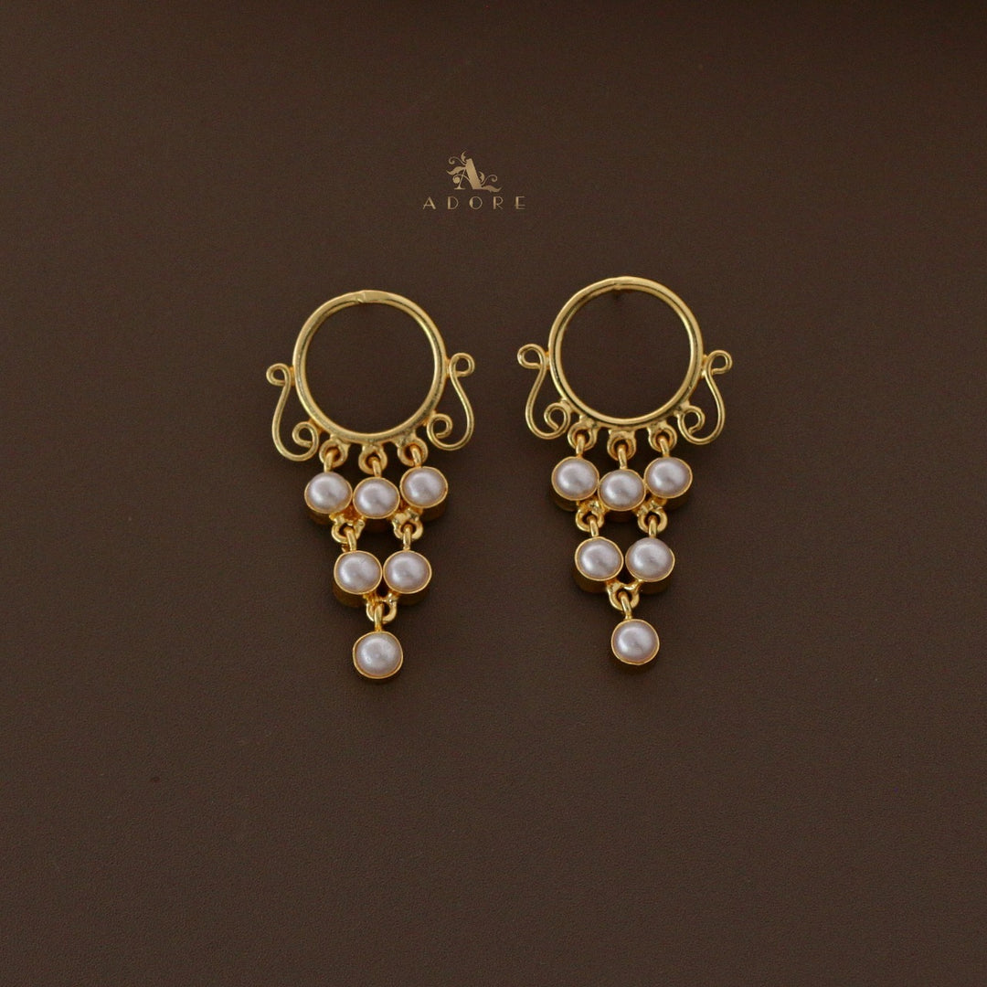 Nithaksha Circle 6 Pearl Neckpiece With Earring