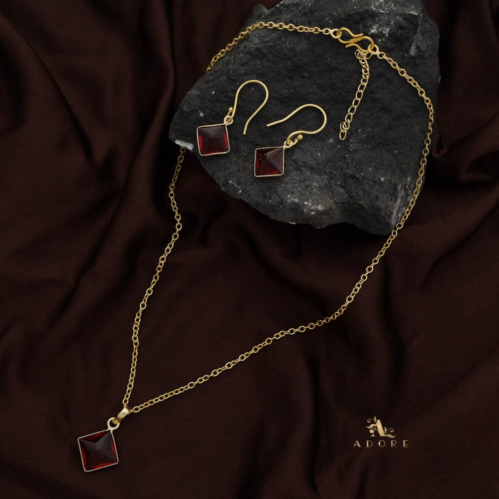 Alyvia Diamond Glossy Neckpiece With Drop