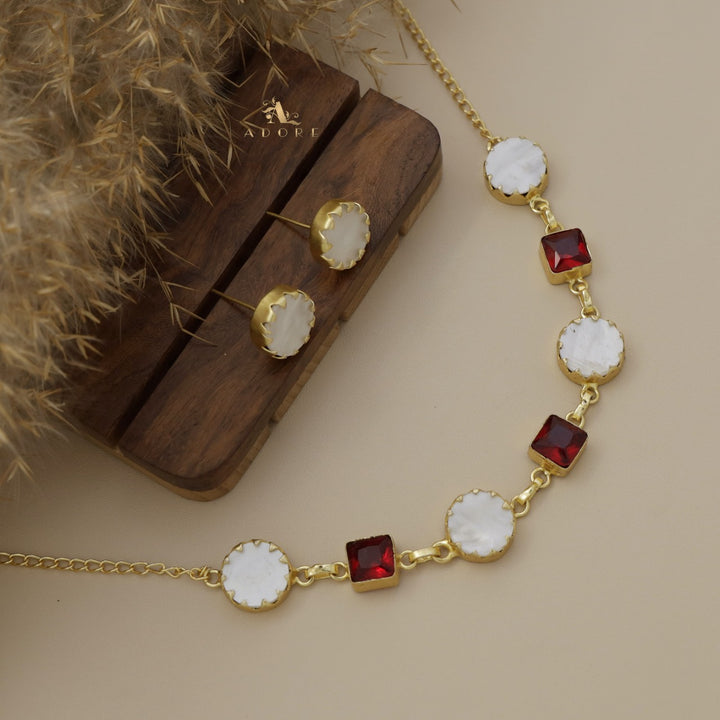 Natasha Round MOP Short Neckpiece / Choker With Stud
