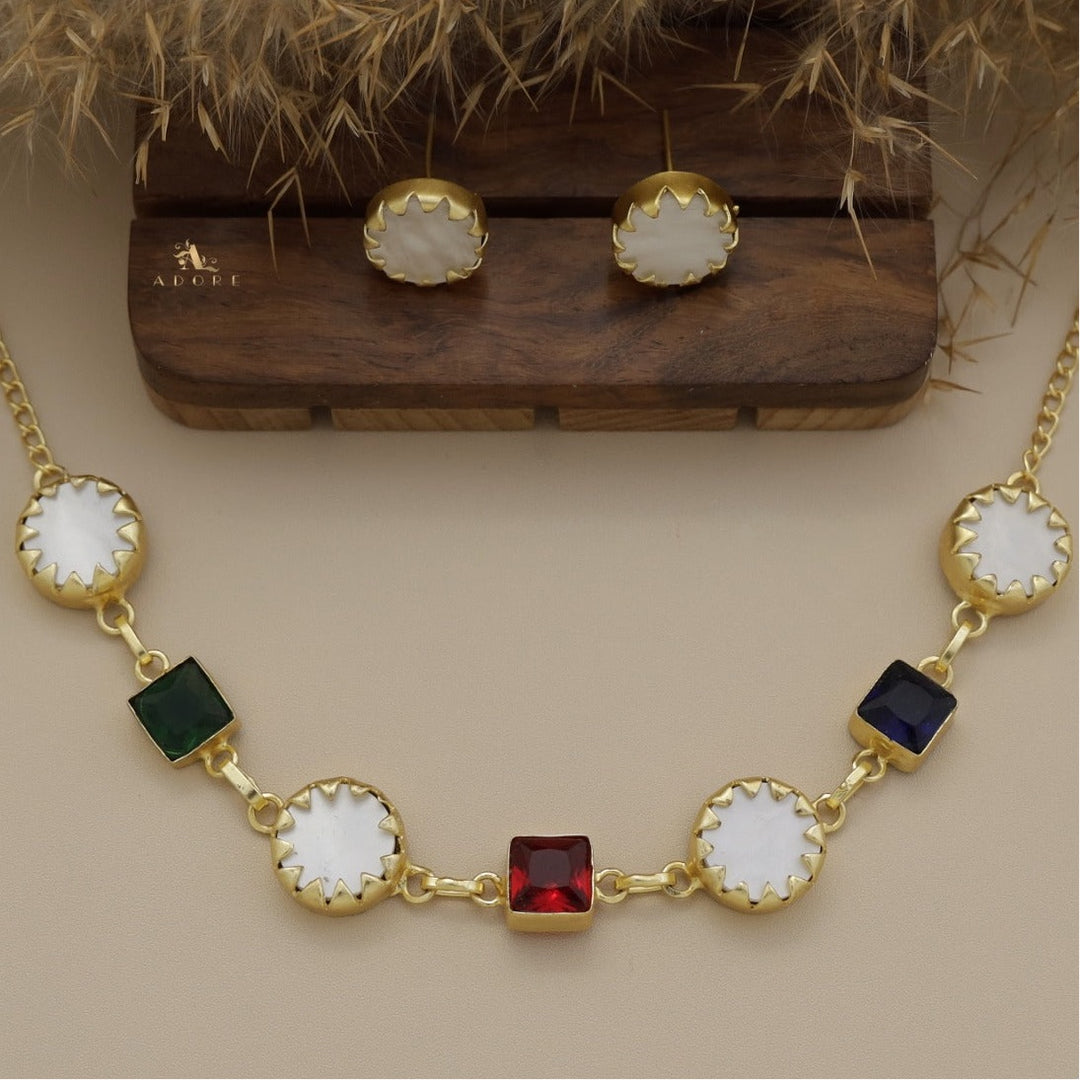 Natasha Round MOP Short Neckpiece / Choker With Stud