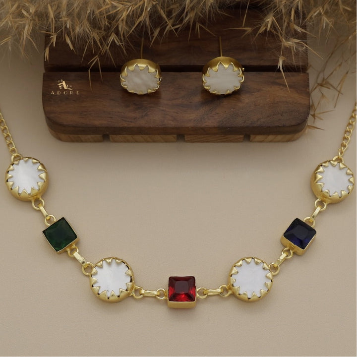 Natasha Round MOP Short Neckpiece / Choker With Stud