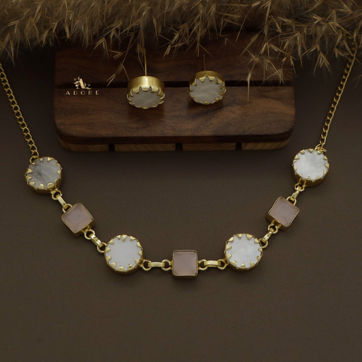 Natasha Round MOP Short Neckpiece / Choker With Stud