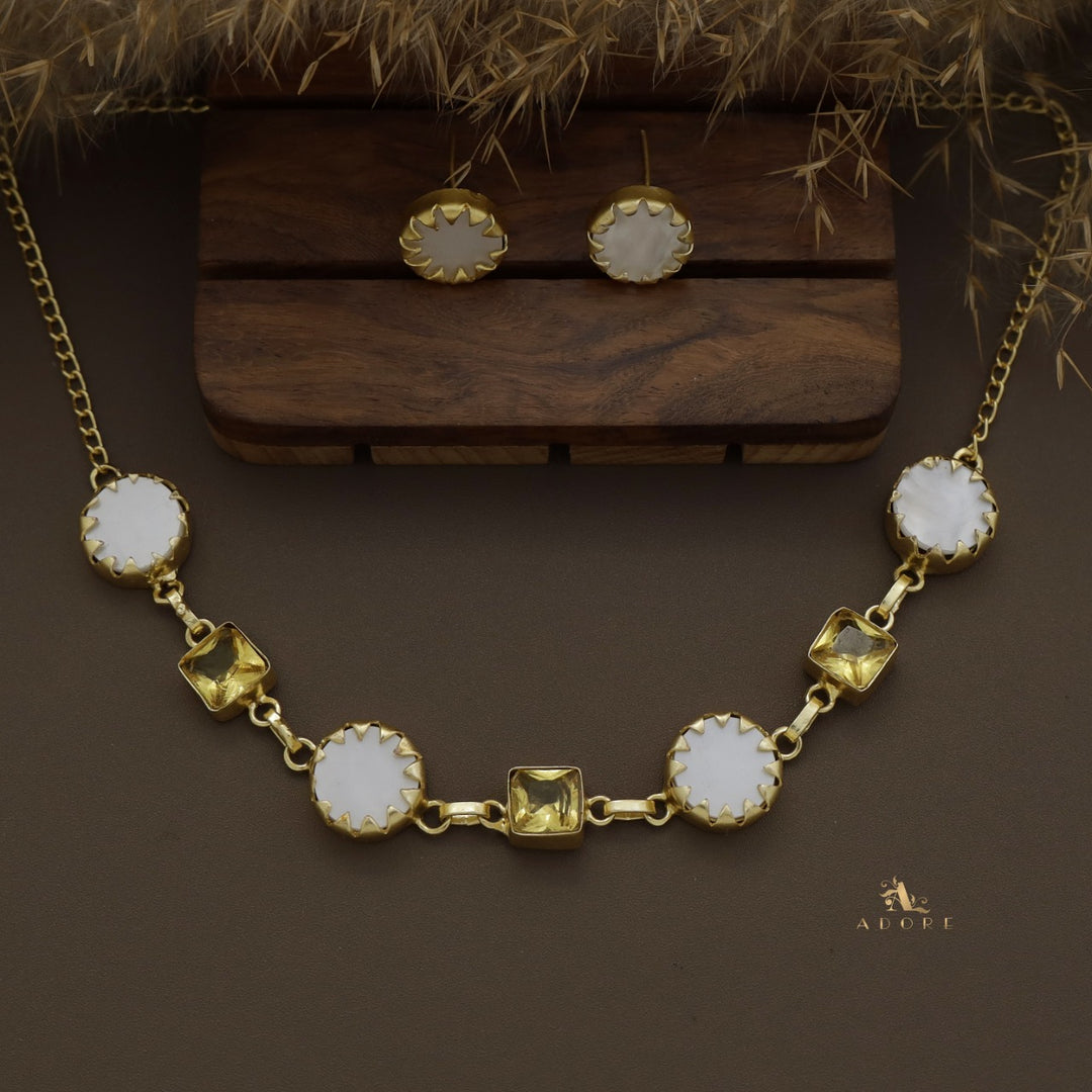 Natasha Round MOP Short Neckpiece / Choker With Stud