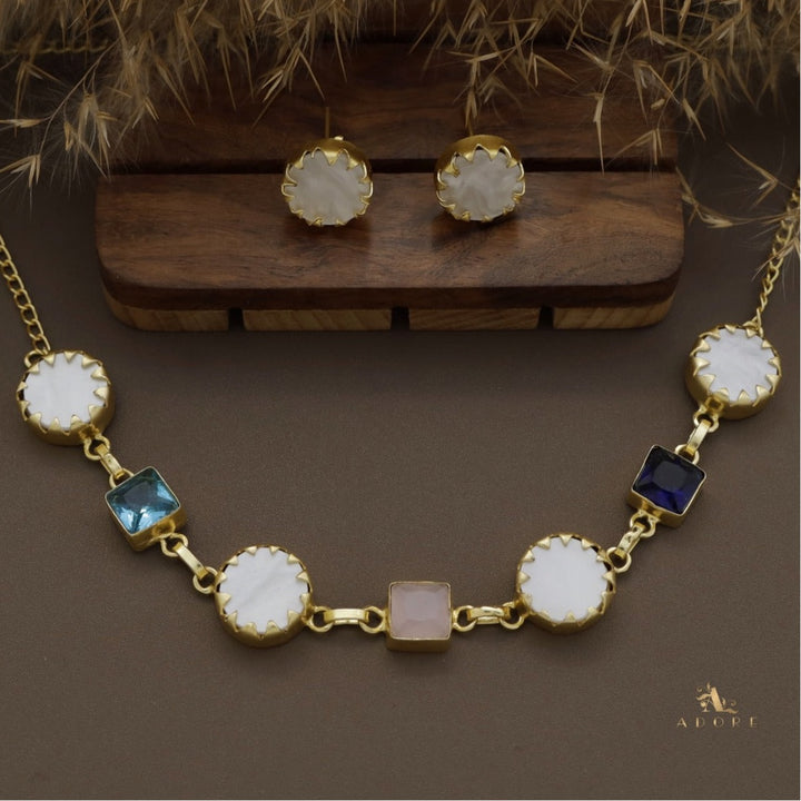 Natasha Round MOP Short Neckpiece / Choker With Stud