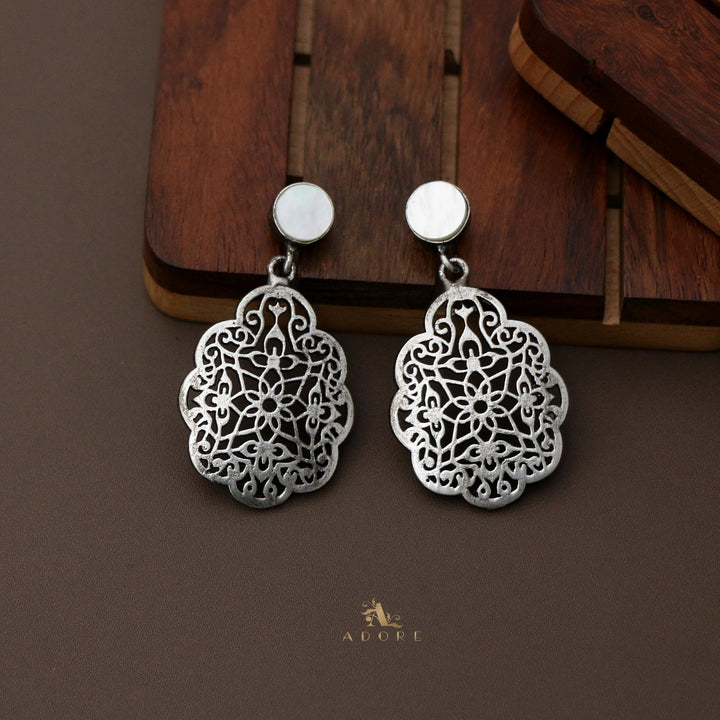 Liev Glossy Earring