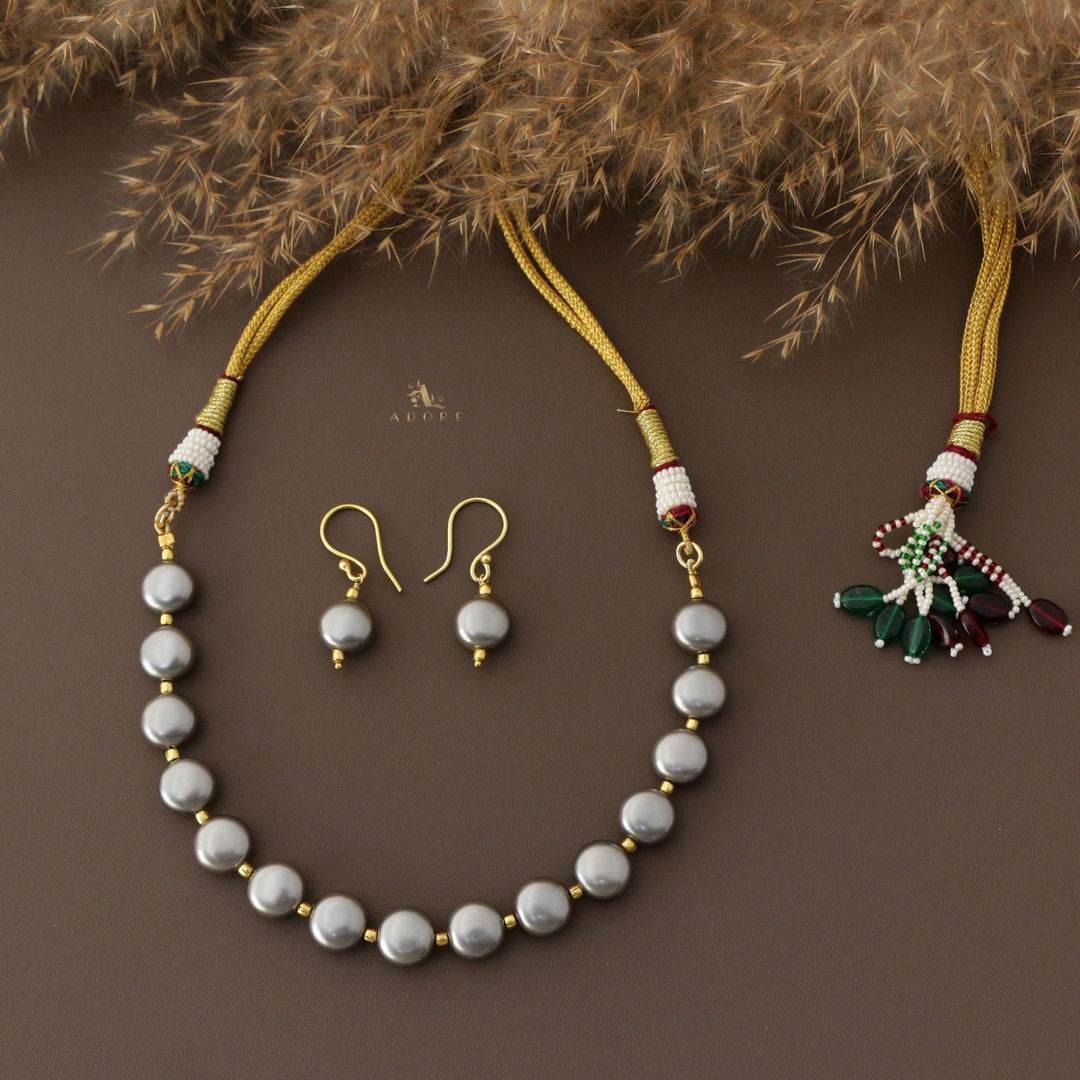 Aldora Pearl Short Neckpiece With Drop