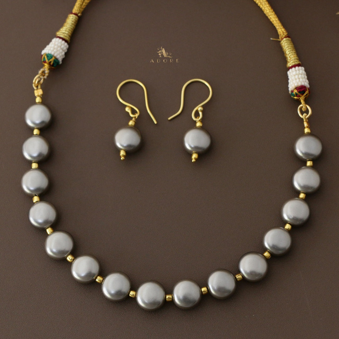 Aldora Pearl Short Neckpiece With Drop