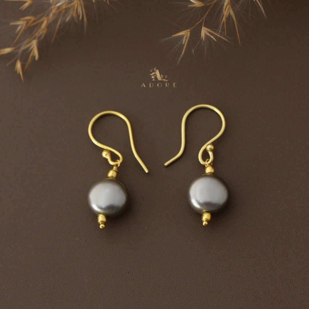 Aldora Pearl Short Neckpiece With Drop