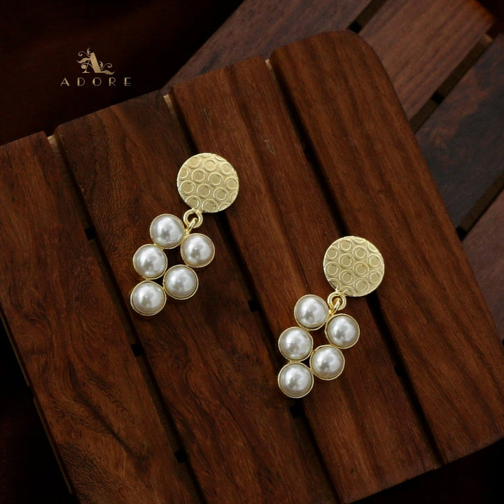 Linta Pearly Grape Golden Circle Earring
