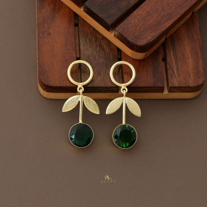 Glossy Round Leafy Stick Earring