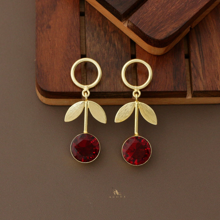 Glossy Round Leafy Stick Earring