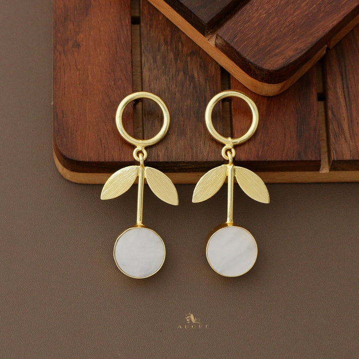 Glossy Round Leafy Stick Earring