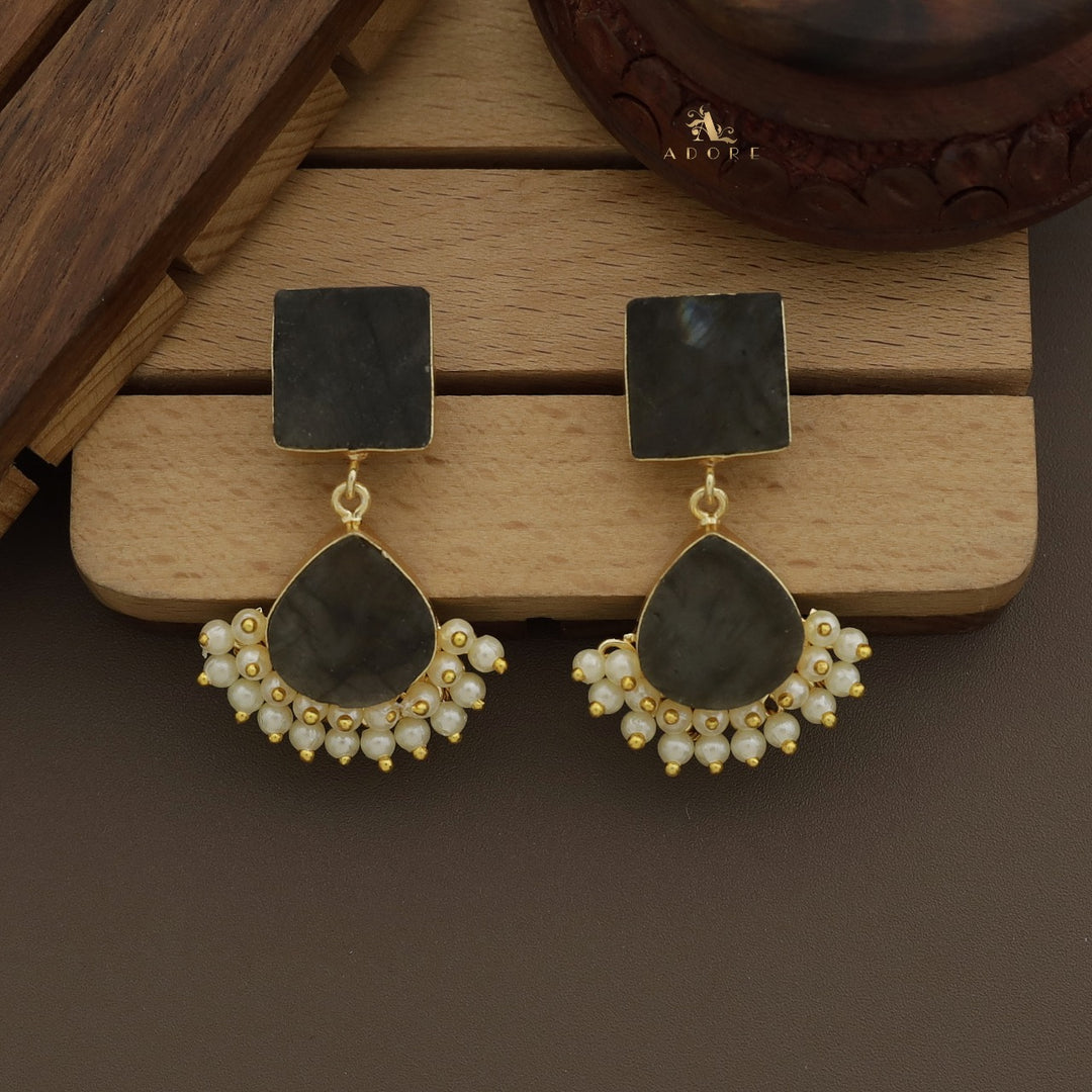 Lowena Raw Stone Cluster Pearl Earring