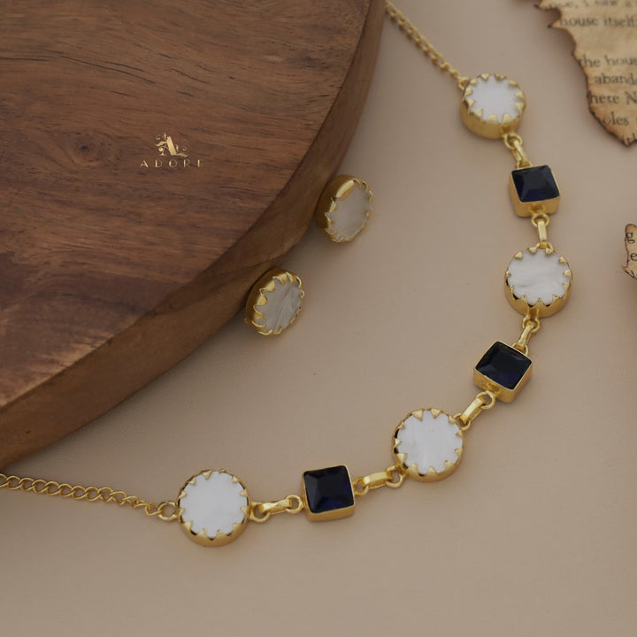 Natasha Round MOP Short Neckpiece / Choker With Stud