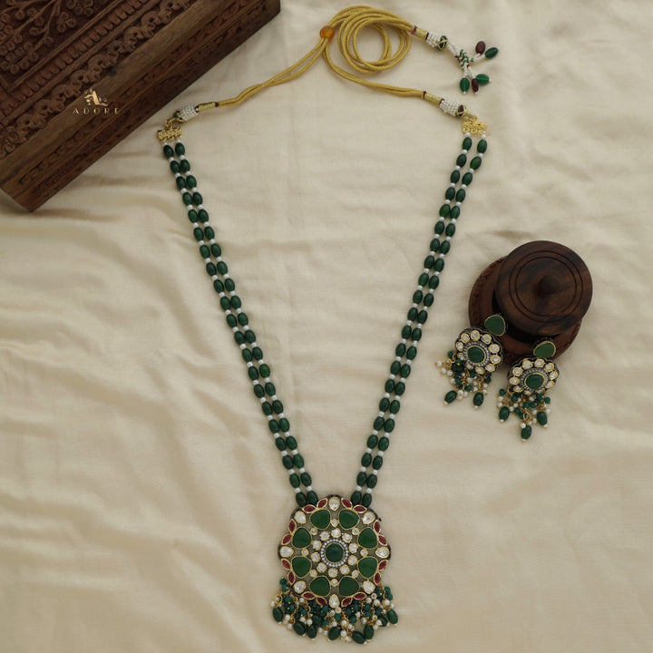 Vanessa Green Long Neckpiece With Earring