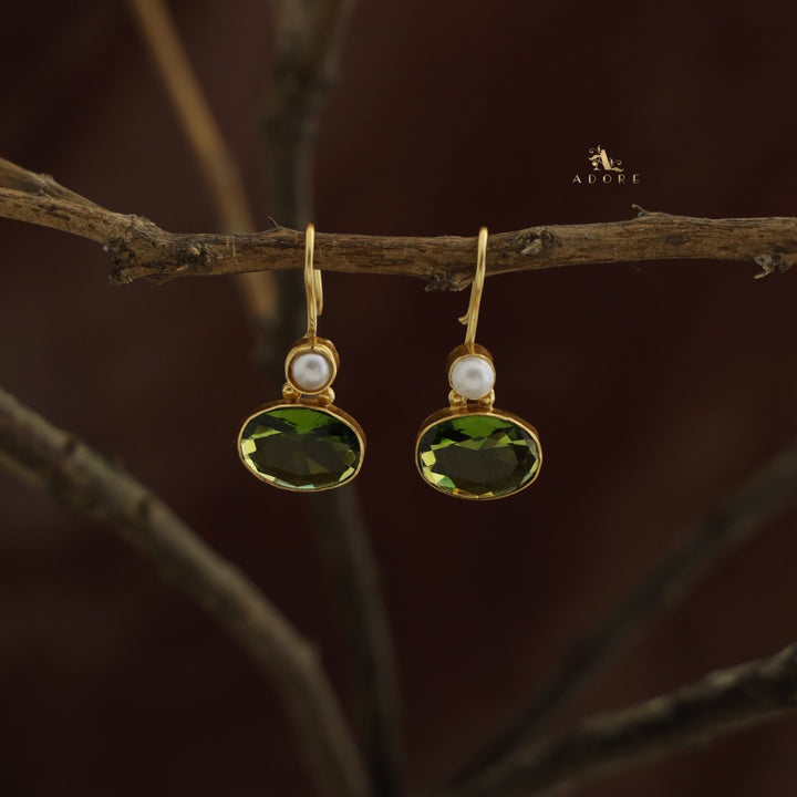Golden Dhaarini Pearl Earring