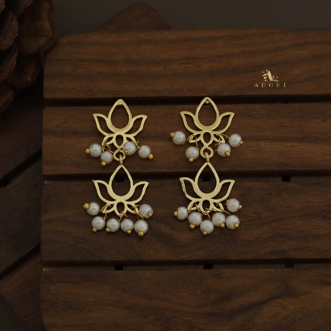 Dual Lotus Cluster Pearl Earring