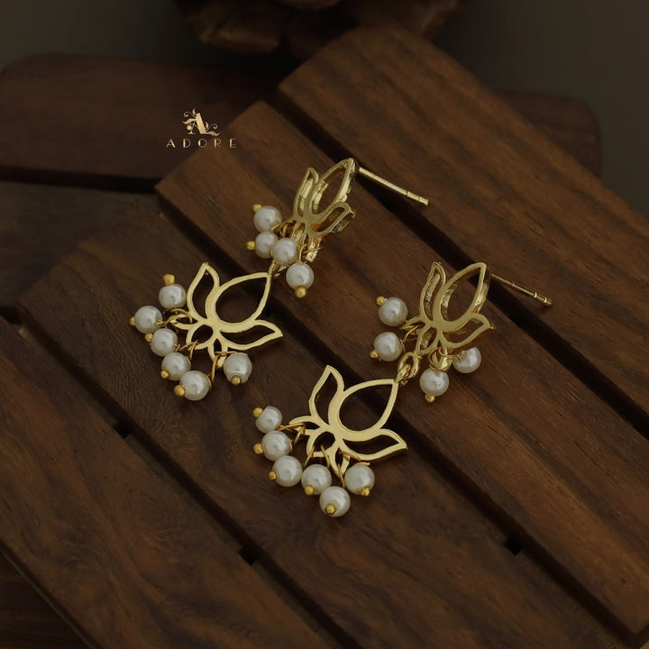 Dual Lotus Cluster Pearl Earring