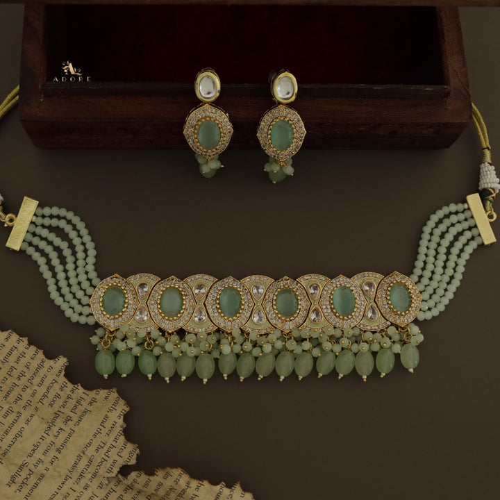 Taruni Kundan Choker With Stud