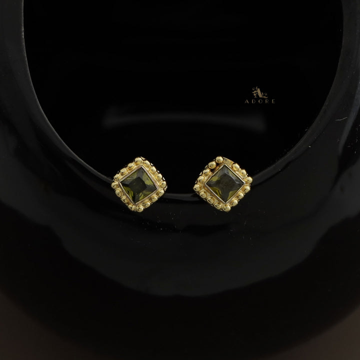 Hale Dotted Glossy Square Stud (5 mm)