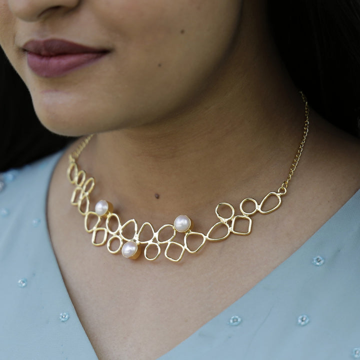 Sabera Fresh Water Pearl Short Neckpiece