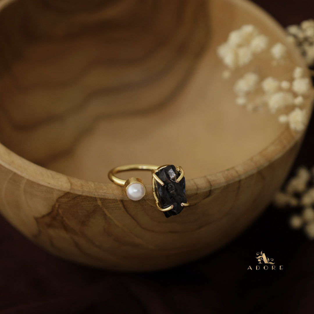 Ena Dyed Stone Plus Mini Pearl Ring