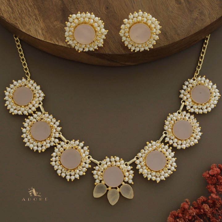 Centric Full Pearl Neckpiece