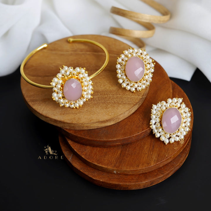 Glossy Halina Pearl Bracelet With Earring