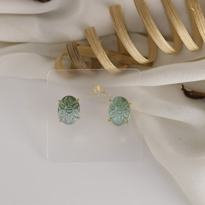 Melo Carved Claw Stud