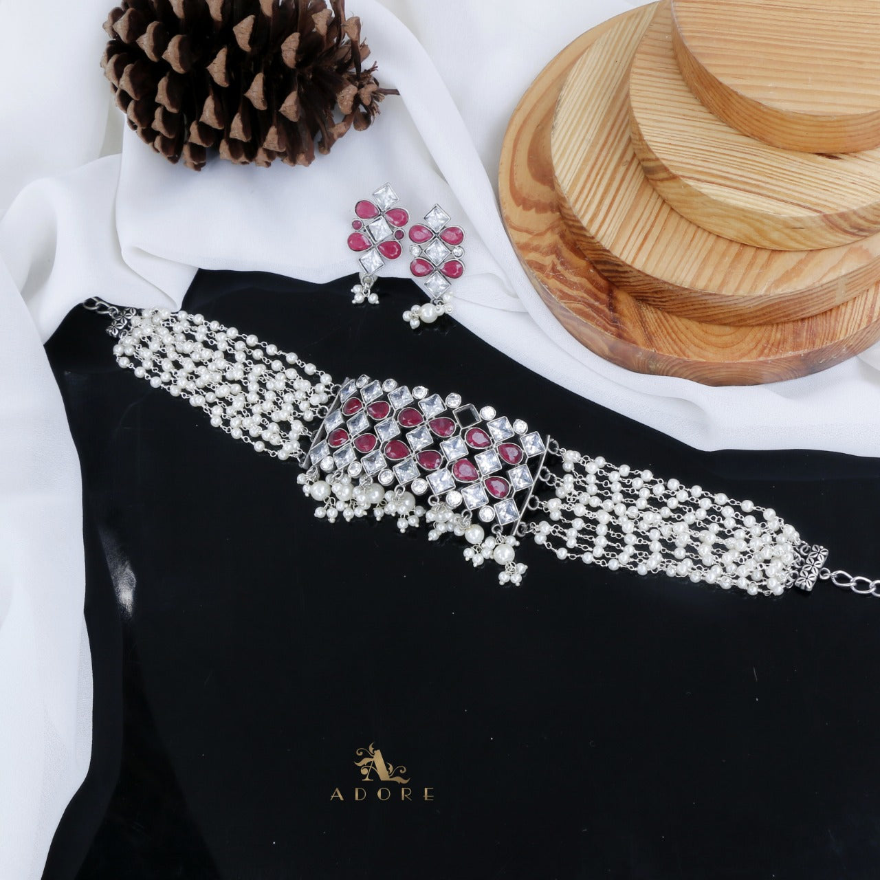 Zodiac Pearl Choker With Stud