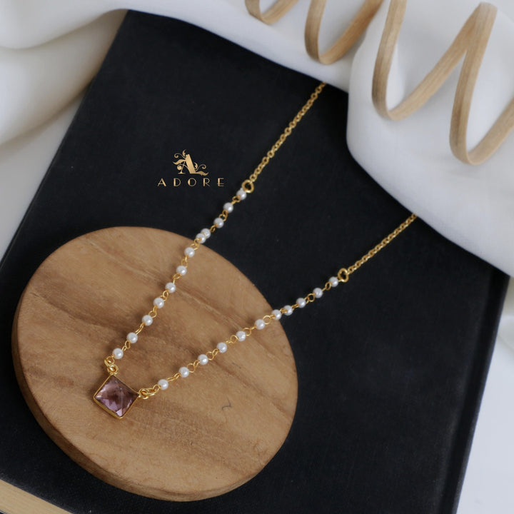 Nasmiya Square Neckpiece