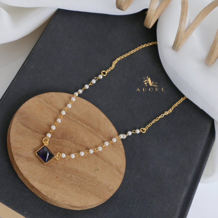 Nasmiya Square Neckpiece