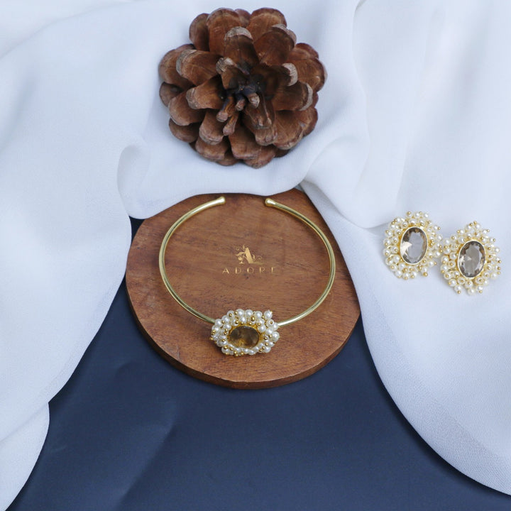 Glossy Halina Pearl Bracelet With Earring