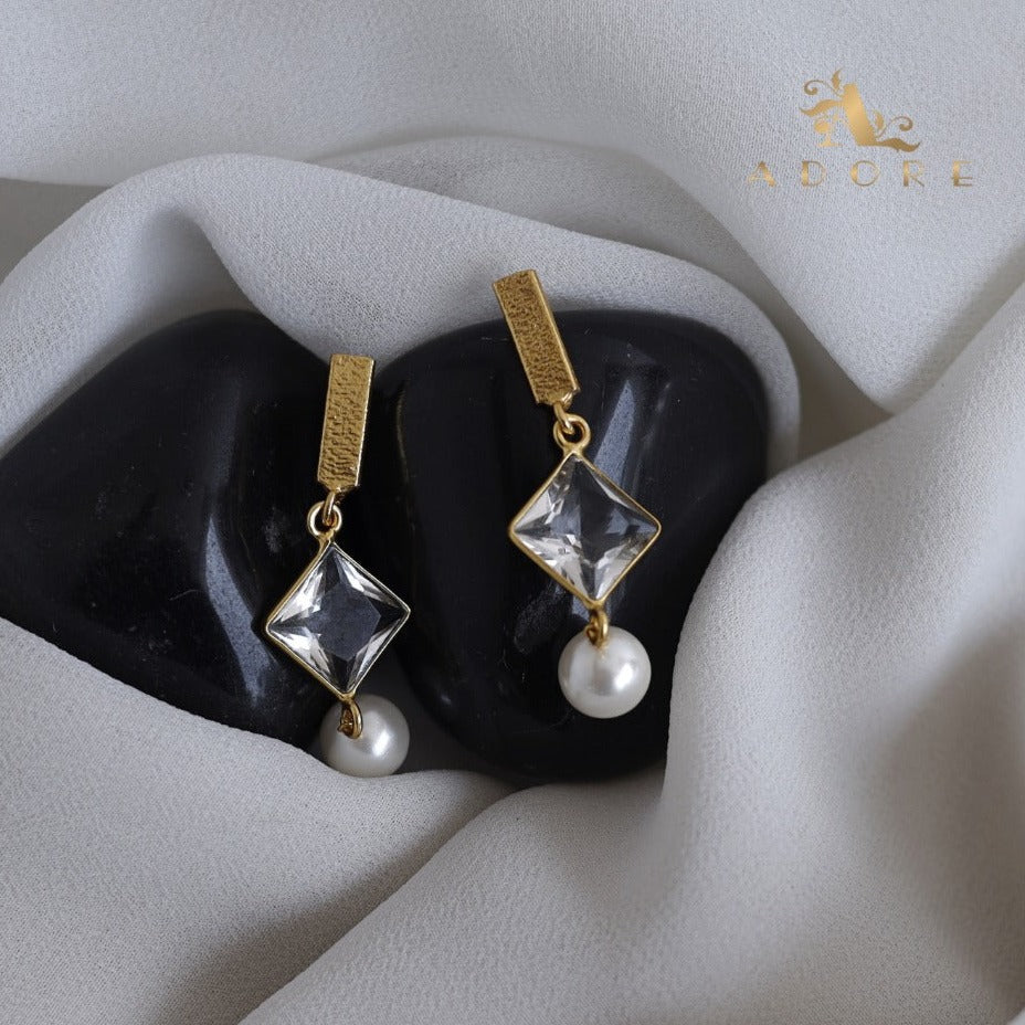 Likhas Square Drop With Pearl Earring