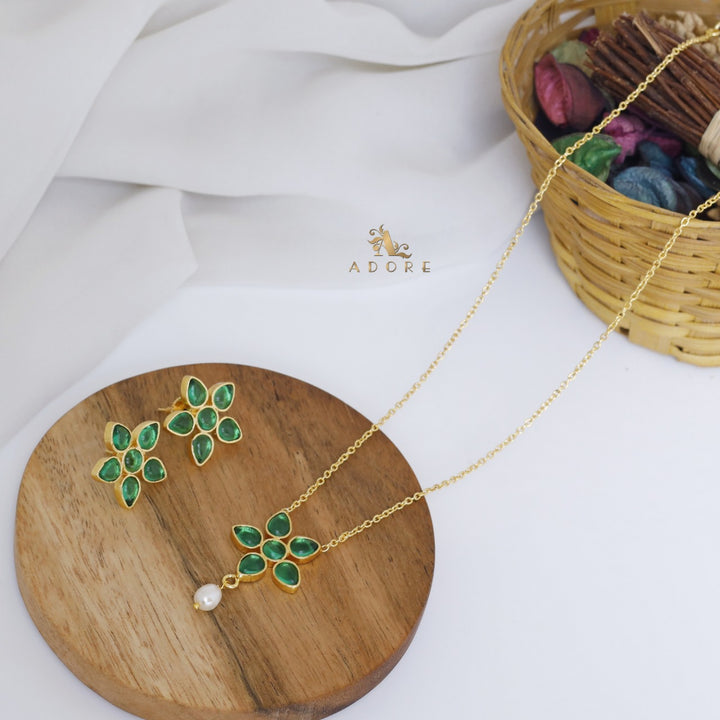 Floral Neckpiece With Stud