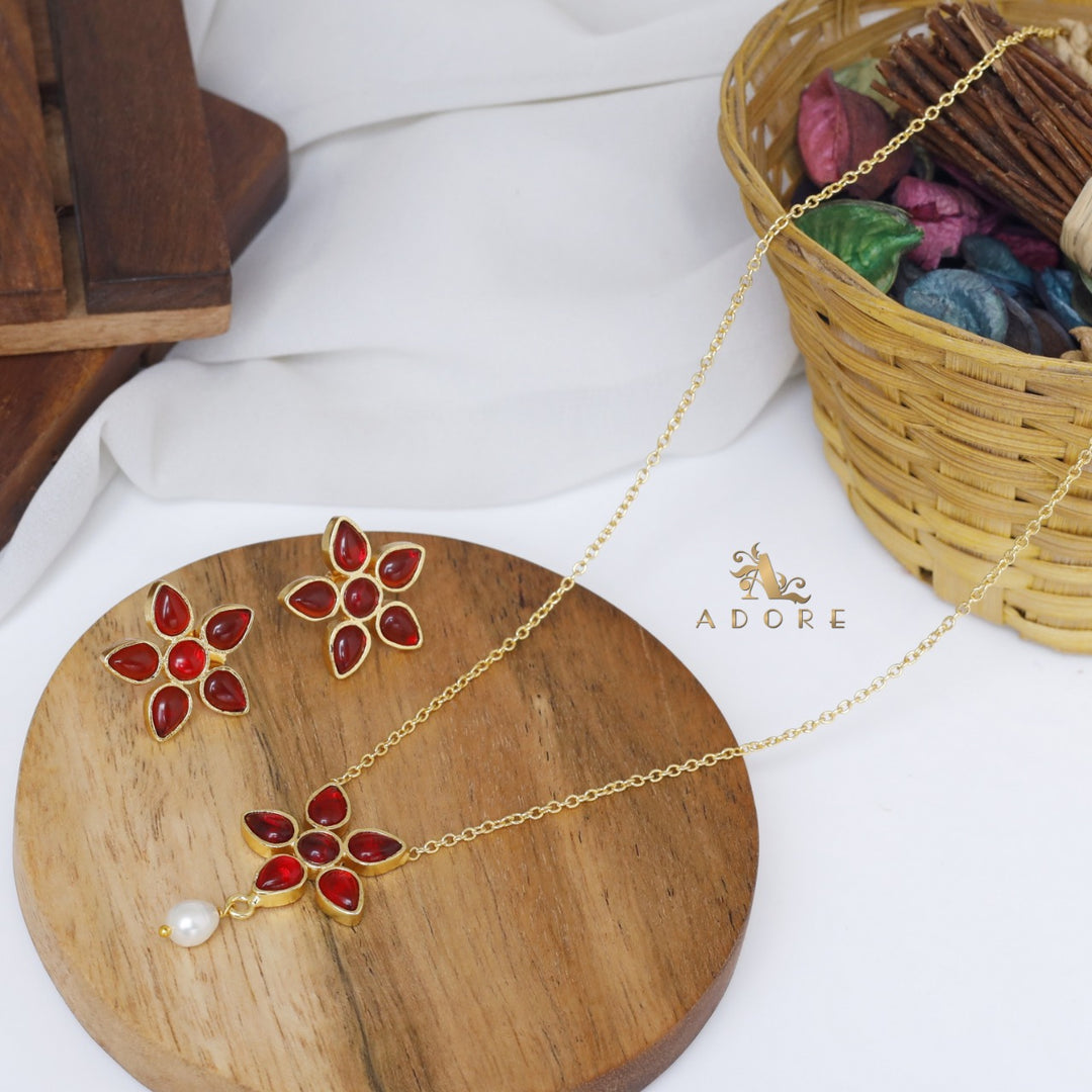 Floral Neckpiece With Stud