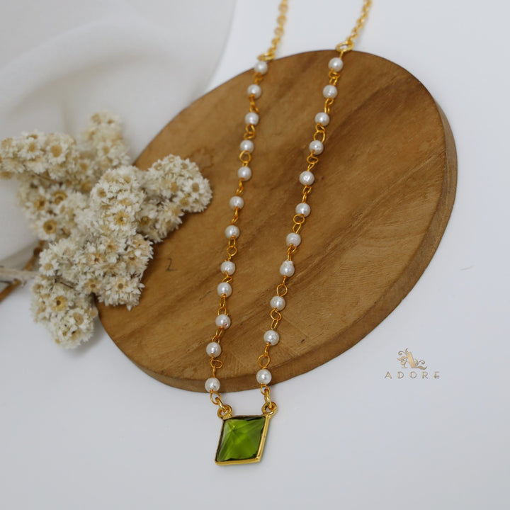 Nasmiya Square Neckpiece