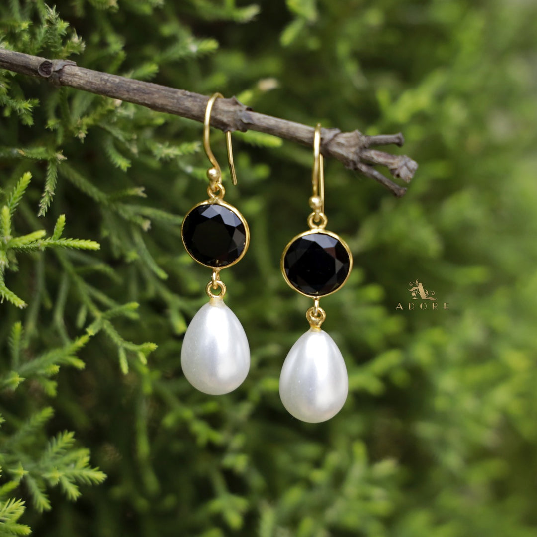 Rakhee Pearl Drop Earring