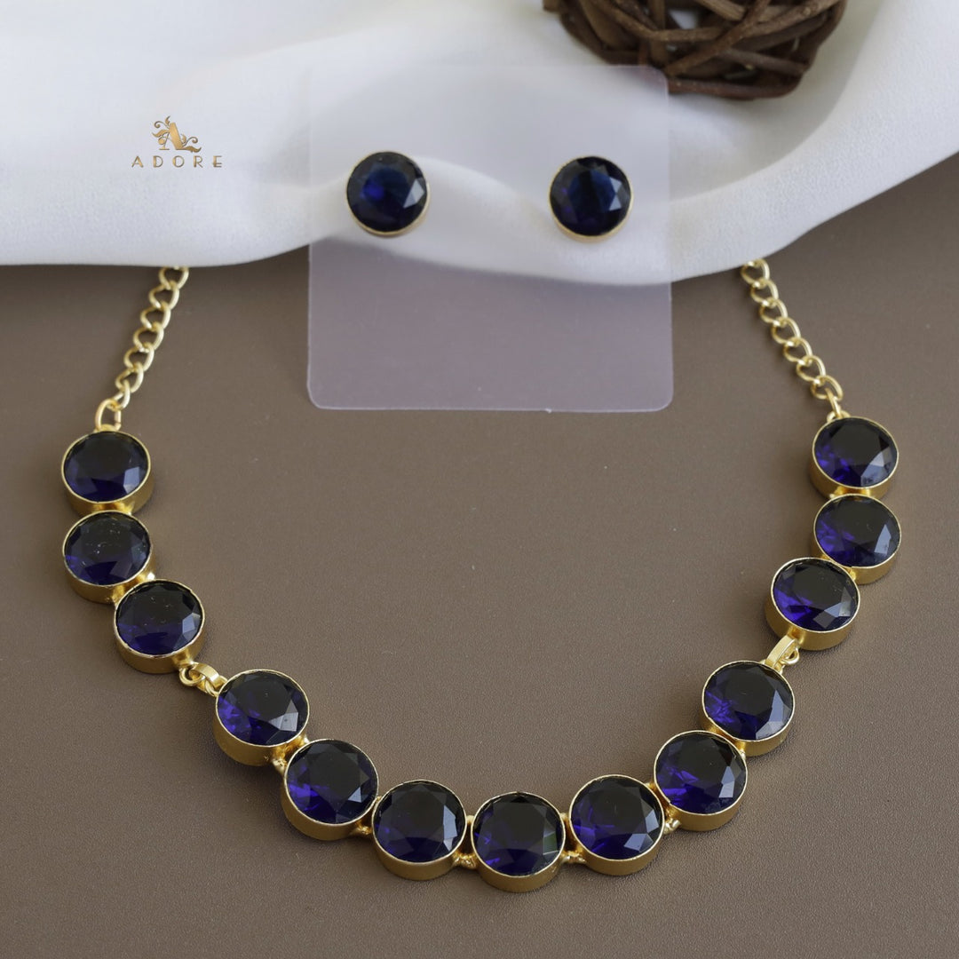 Aakancha Glossy Neckpiece With Earring