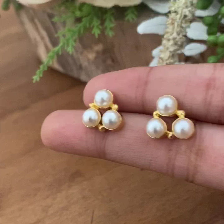 Tri Pearl Earring (5mm)