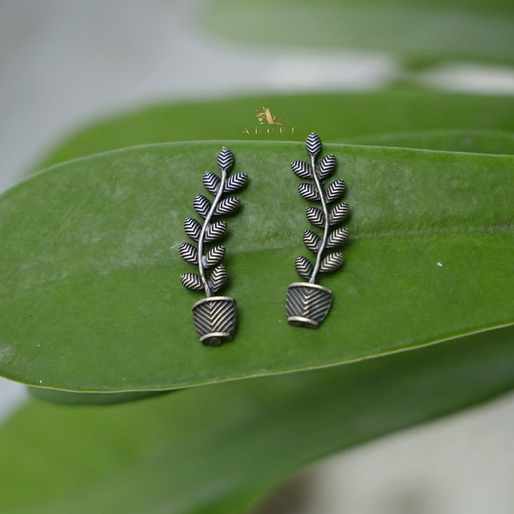 Leafy Pot Earring